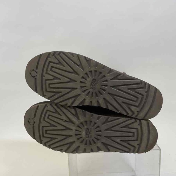 UGG Classic Brown Short - Gently worn - Picture 3 of 7